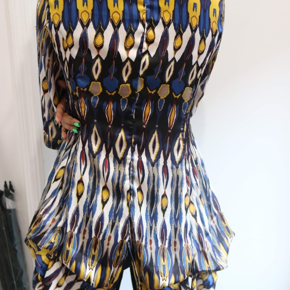 Long Button Down Patterned Blouse - Picture 3 of 3